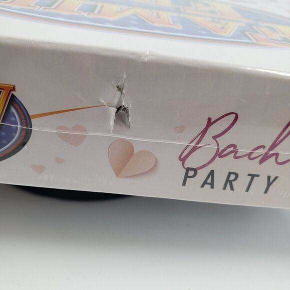 Family Feud Bachelorette Party Edition by Spin Master Games Adult 17+ New - Picture 16 of 16